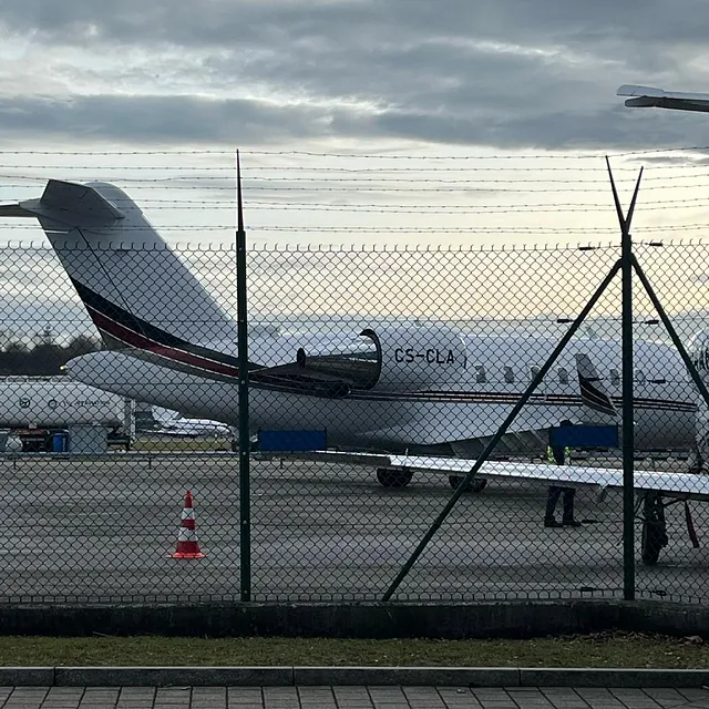 Flugzeug auf dem Flugplatz